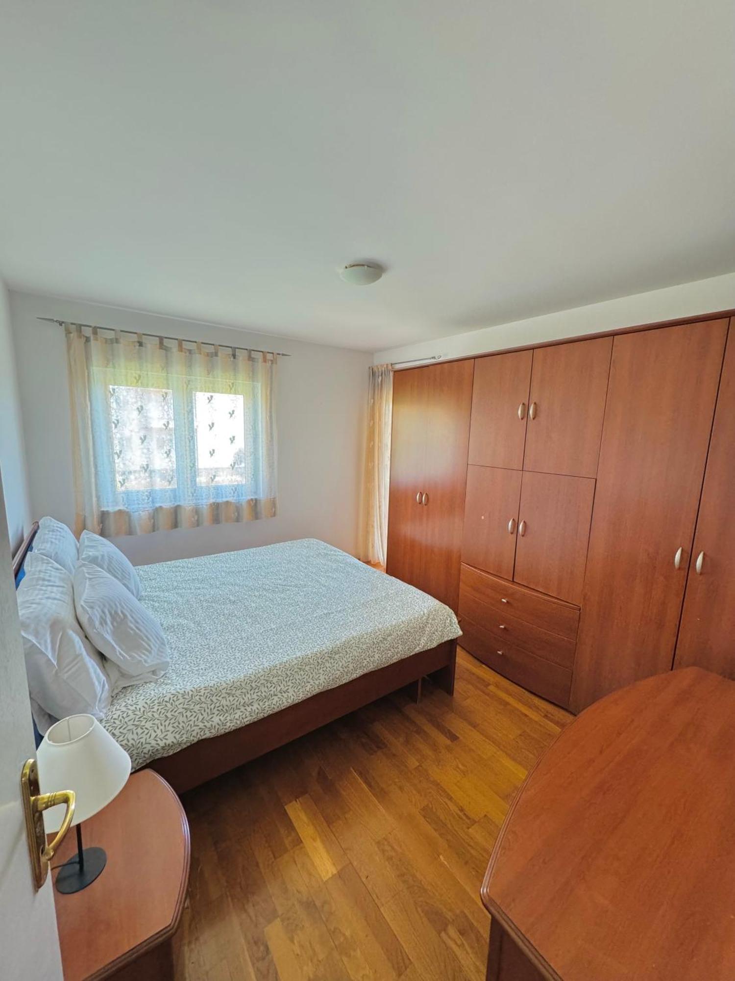 Garden Apartment *